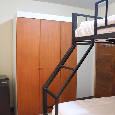Anicia Guesthouse Rooms Paranaque City المظهر الخارجي الصورة